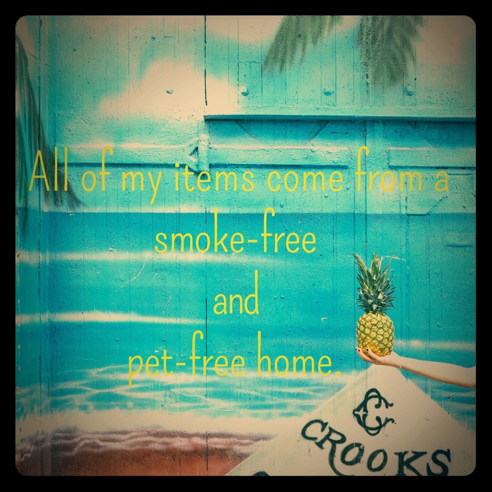 ALL ITEMS FROM SMOKE-FREE & PET FREE  HOME🏡